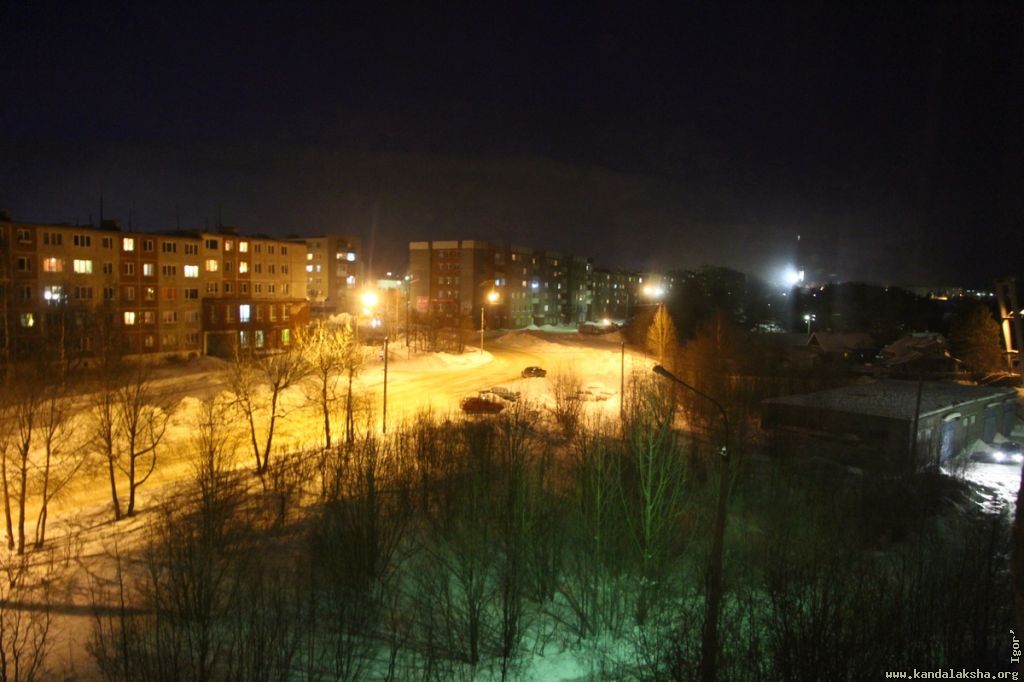 Ул. Набережная полярной ночью