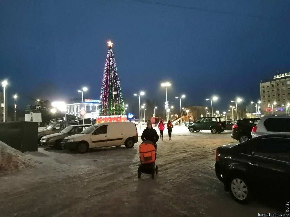 Центральная площадь Кандалакши. 15 час. по Москве, 14 декабря 2020 г.