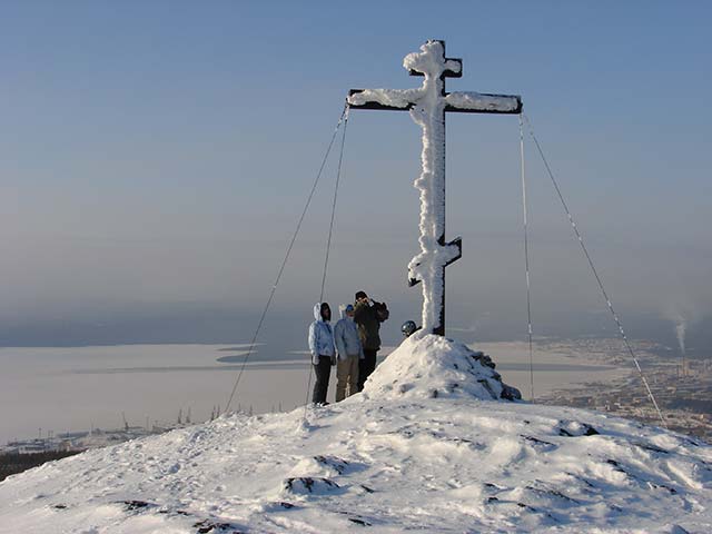 Поклонный крест на горе Крестовой в Кандалакше